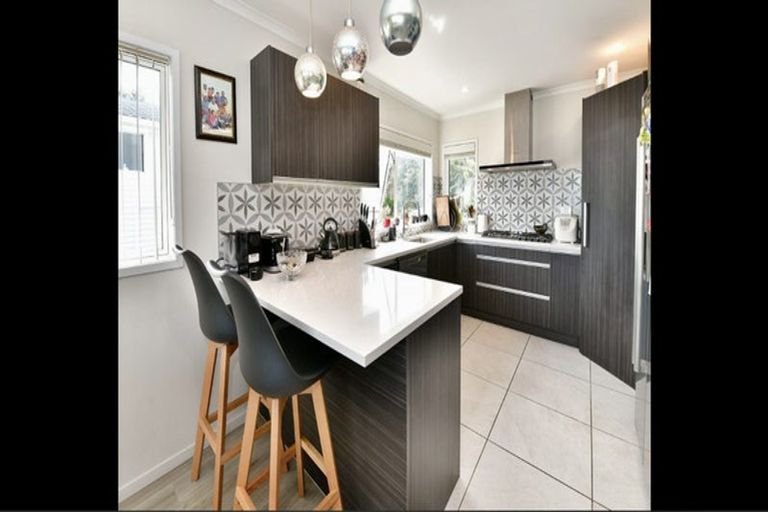 Photo of property in 780 East Coast Road, Oteha, Auckland, 0630