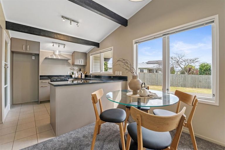 Photo of property in 11 Thackeray Place, Owhata, Rotorua, 3010