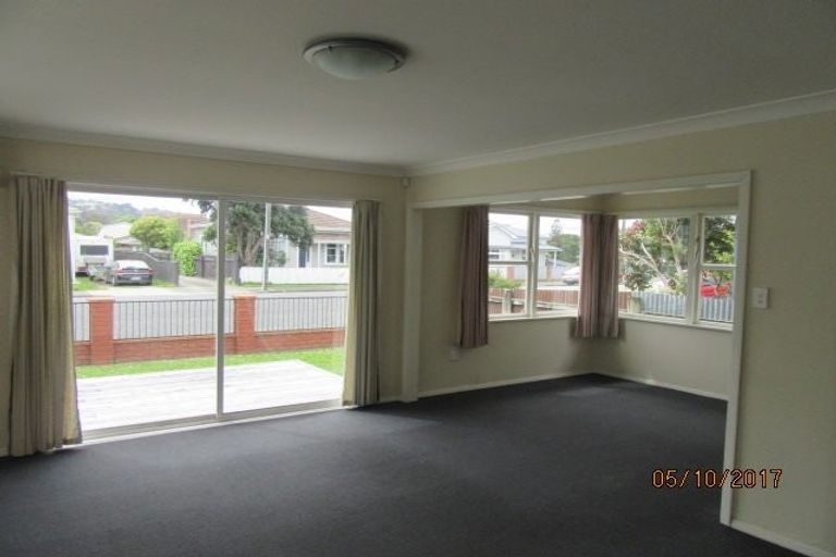 Photo of property in 4 Central Terrace, Alicetown, Lower Hutt, 5010