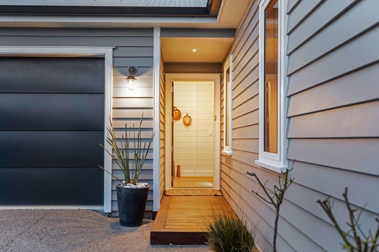 Photo of property in 6 Mollisia Lane, Papamoa Beach, Papamoa, 3118