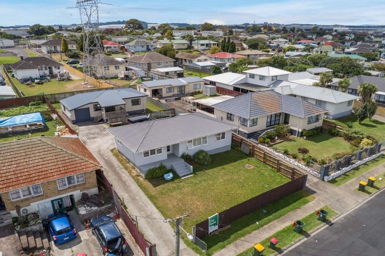 Photo of property in 19 Fisher Crescent, Otara, Auckland, 2023