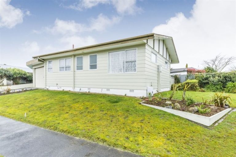 Photo of property in 35 Buick Crescent, Awapuni, Palmerston North, 4412