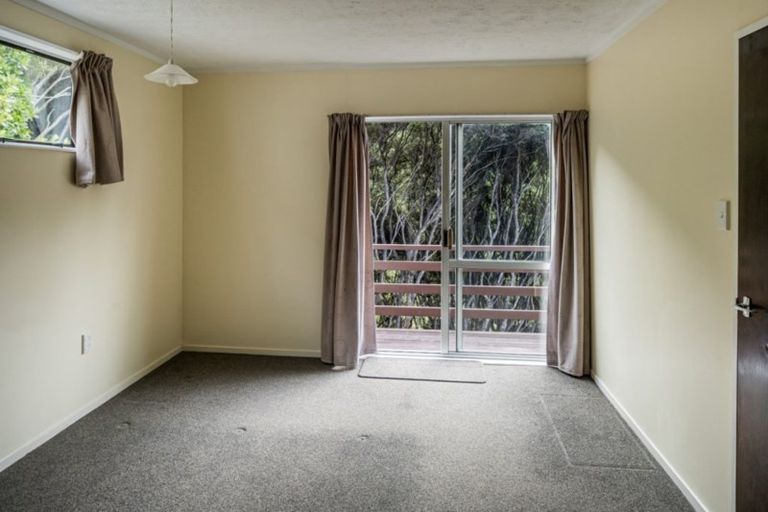 Photo of property in 23 Woolwich Close, Whitby, Porirua, 5024