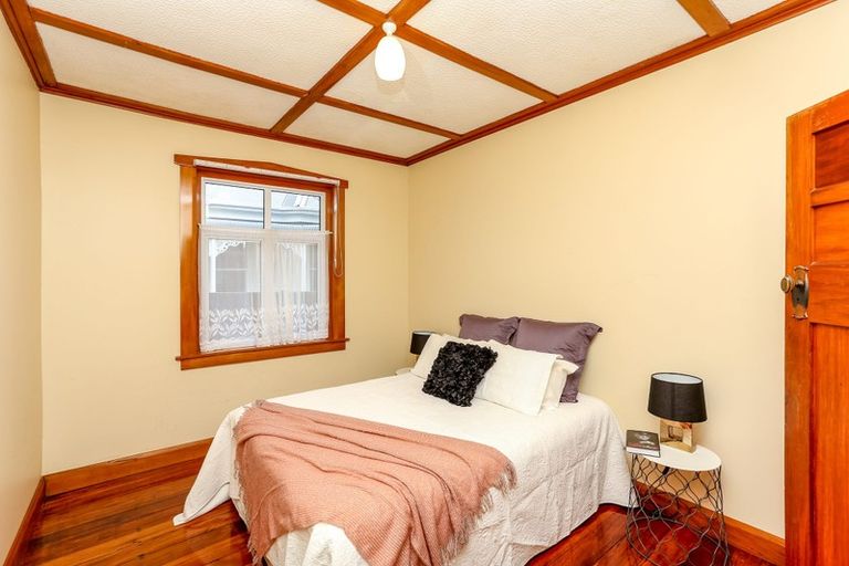 Photo of property in 5 Huatoki Street, Vogeltown, New Plymouth, 4310