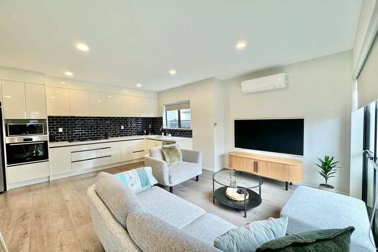 Photo of property in 61a Seabrook Avenue, New Lynn, Auckland, 0600