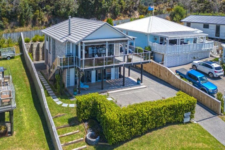 Photo of property in 18 Ross Place, Whiritoa, Whangamata, 3691