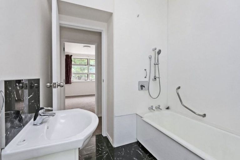 Photo of property in 512 Eastbourne Street East, Hastings, 4122