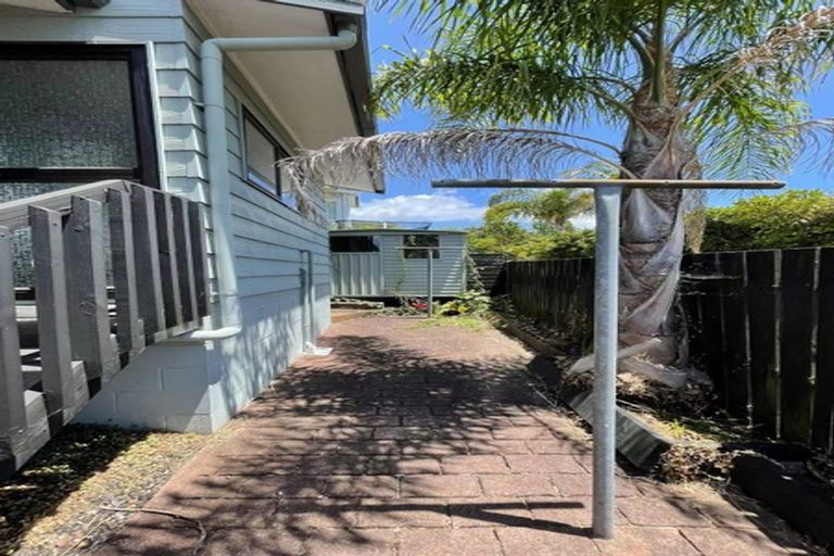 Photo of property in 1/3 Aotearoa Terrace, Murrays Bay, Auckland, 0630