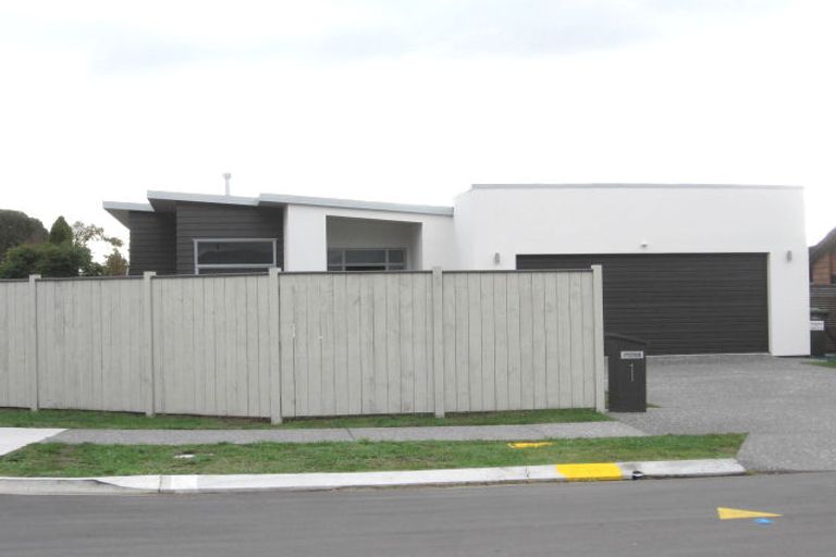 Photo of property in 82 Hillcrest Road, Raumati Beach, Paraparaumu, 5032