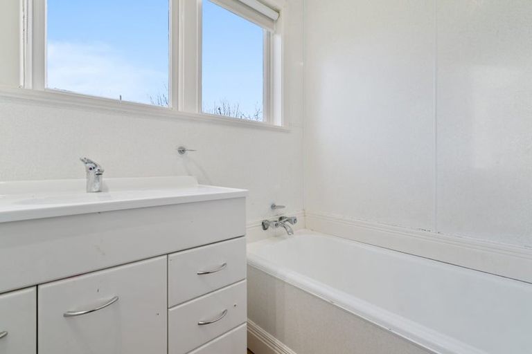 Photo of property in 42a Halsey Road, Manurewa, Auckland, 2102