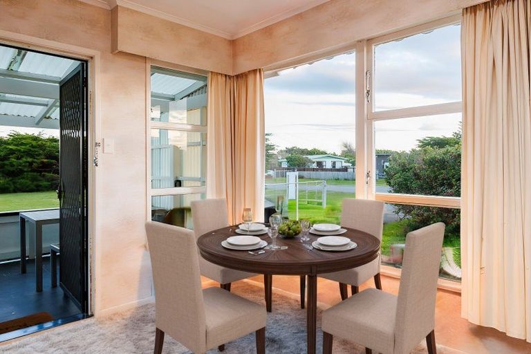 Photo of property in 31 Roore Street, Foxton Beach, Foxton, 4815