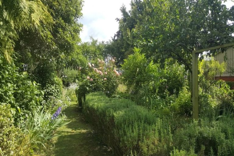 Photo of property in 4 Exeter Street, Waimate, 7924