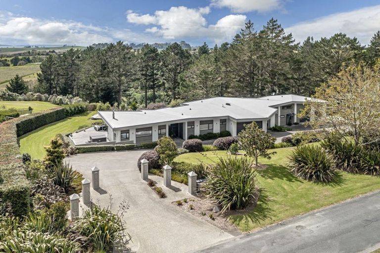 Photo of property in 44 Warman Road, Okura, Albany, 0792