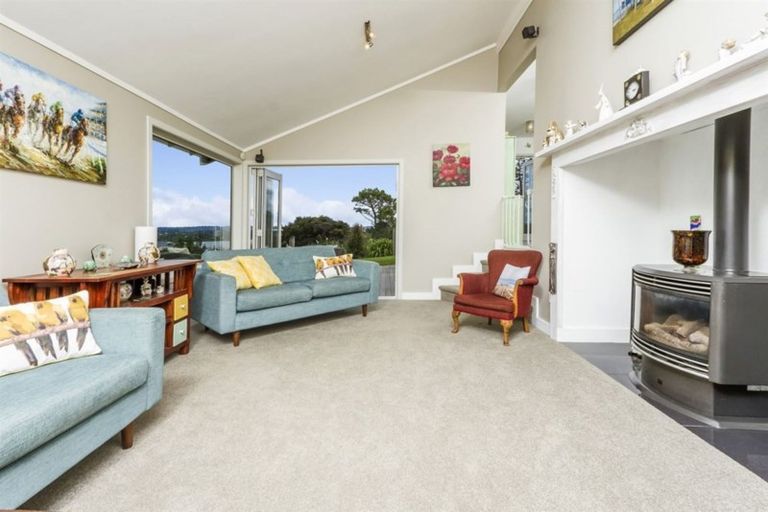 Photo of property in 81 Attwood Road, Paremoremo, Auckland, 0632