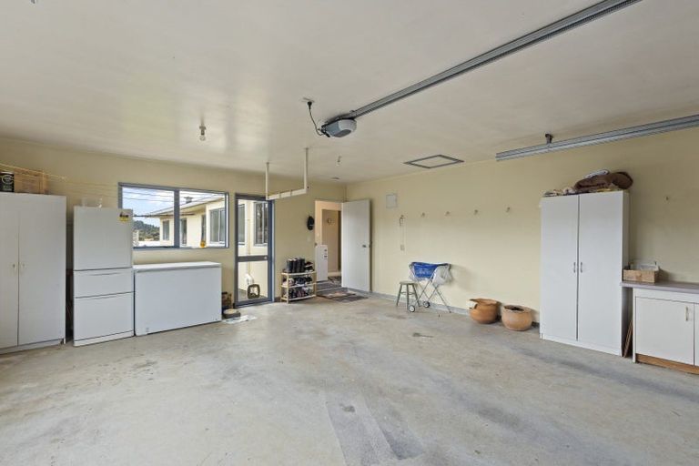 Photo of property in 64 Branch Road, Highlands Park, New Plymouth, 4312
