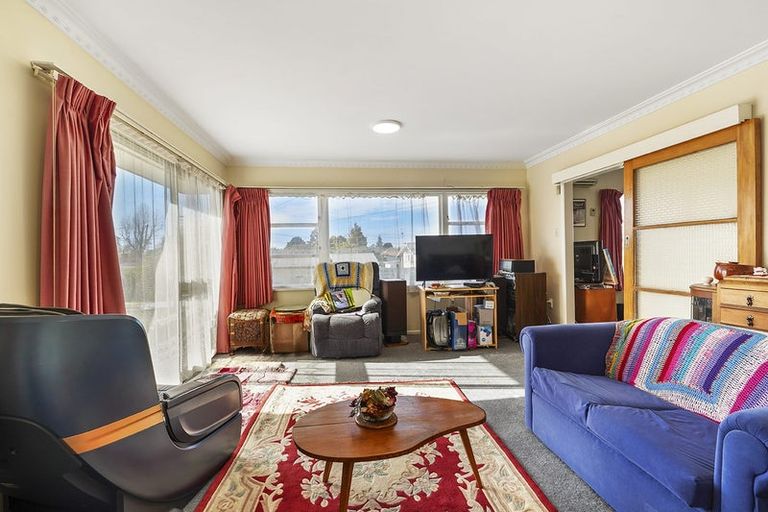 Photo of property in 24 Springfield Crescent, Enderley, Hamilton, 3214