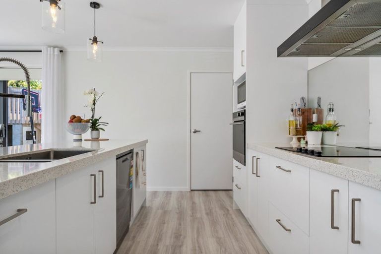 Photo of property in 83 Whakaturou Crescent, Pyes Pa, Tauranga, 3112