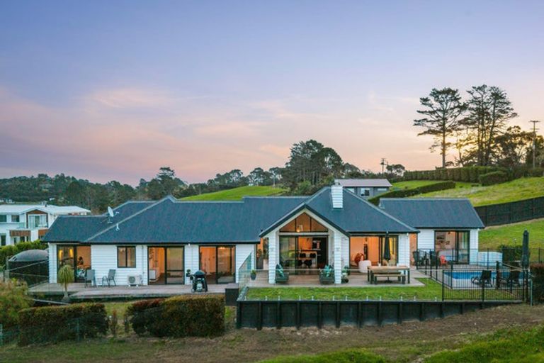 Photo of property in 72 Vaughans Road, Long Bay, Albany, 0792