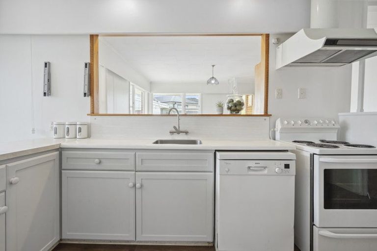 Photo of property in 210 Taita Drive, Avalon, Lower Hutt, 5011