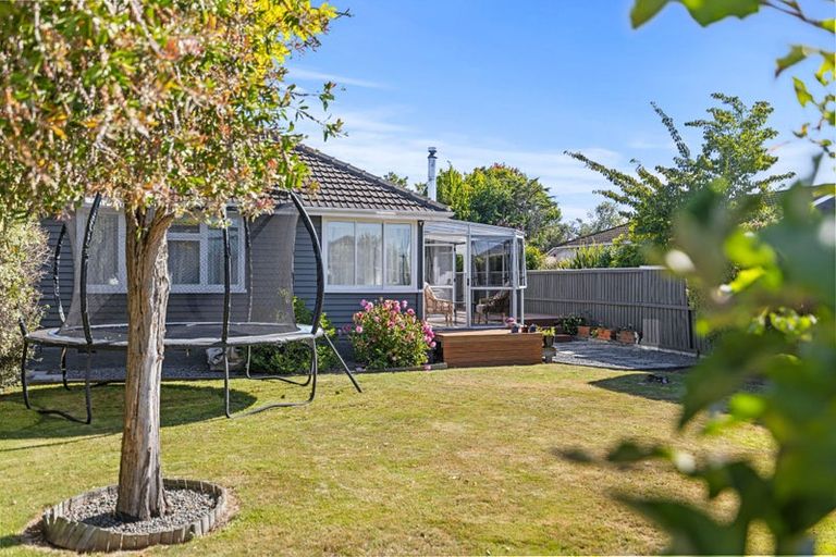 Photo of property in 66 Winters Road, Redwood, Christchurch, 8051