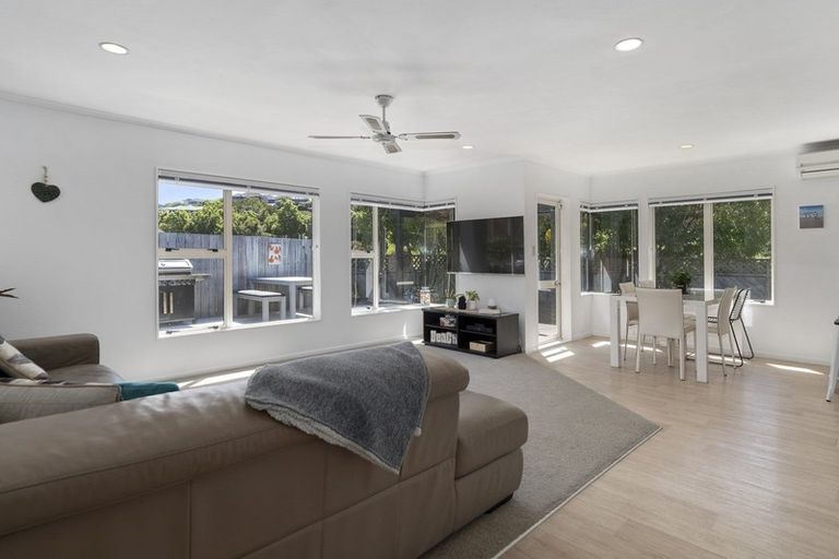 Photo of property in 4 Beach Grove, Omokoroa, 3114