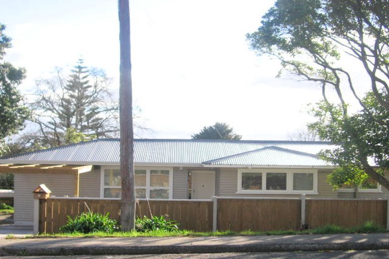 Photo of property in 15 Cliff Road, Papakura, 2110