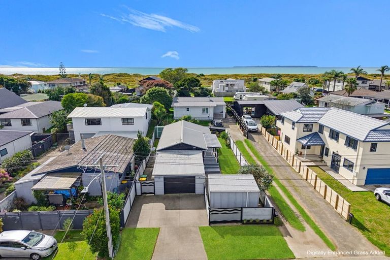 Photo of property in 81 Simpson Road, Papamoa Beach, Papamoa, 3118