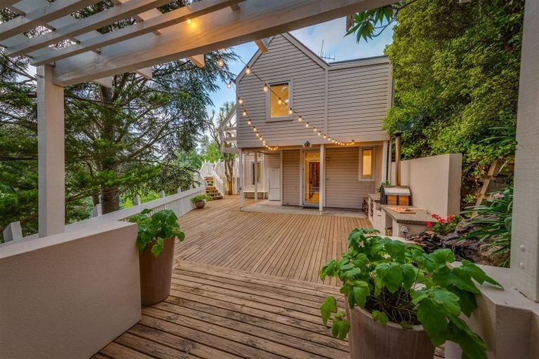 Photo of property in 25 Valley Road, Cashmere, Christchurch, 8022