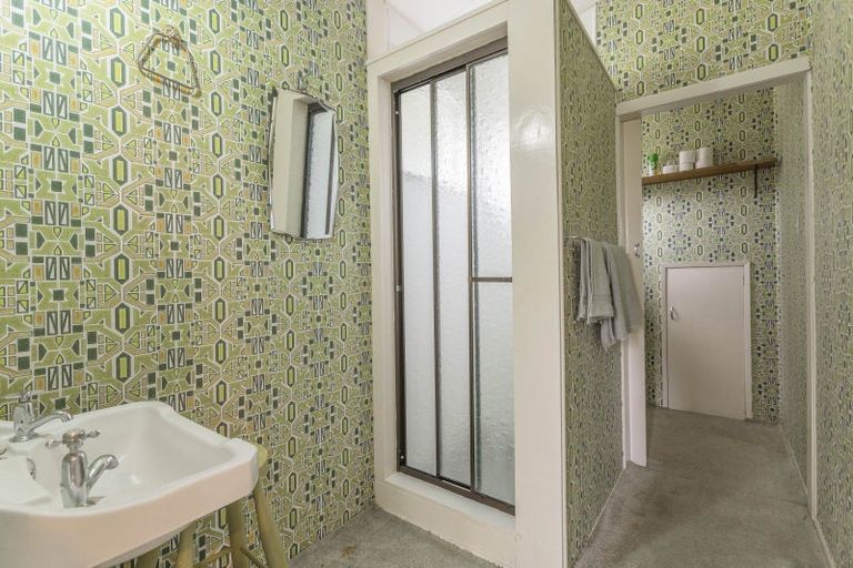 Photo of property in 31 Holyoake Crescent, Avalon, Lower Hutt, 5011