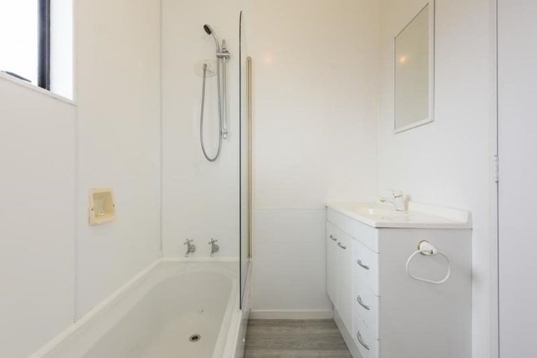 Photo of property in 77 Arawhata Road, Paraparaumu, 5032