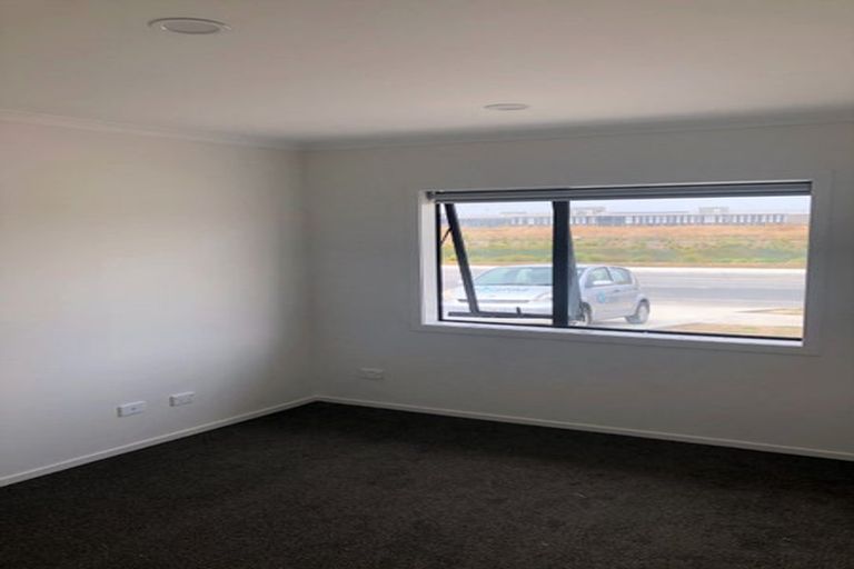 Photo of property in 2 Arahi Place, Rototuna North, Hamilton, 3210