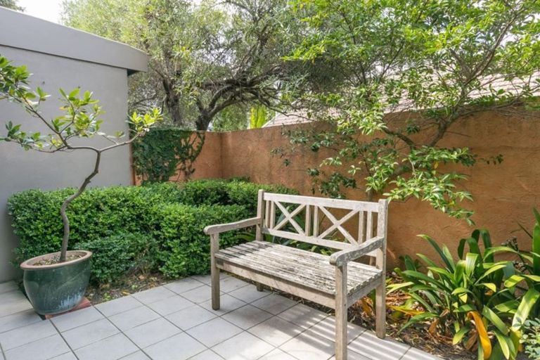 Photo of property in Highwic, 1/32 Hobson Street, Thorndon, Wellington, 6011