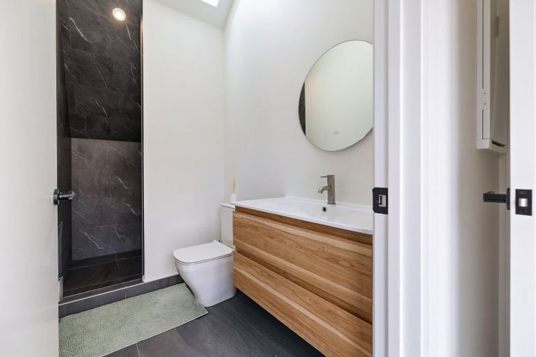 Photo of property in 62 Casterway Crescent, Jacks Point, 9371