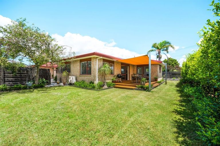 Photo of property in 732d Te Atatu Road, Te Atatu Peninsula, Auckland, 0610