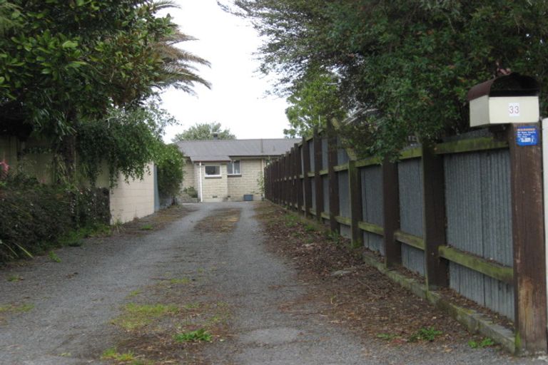Photo of property in 33 Main North Road, Woodend, 7610