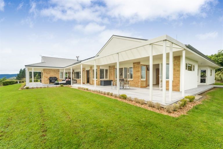 Photo of property in 333 Ngahere Park Road, Turitea, Palmerston North, 4472