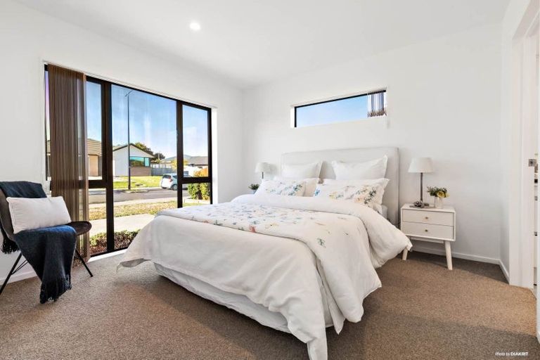 Photo of property in 7 Opouatu Avenue, Glenbrook, 2681