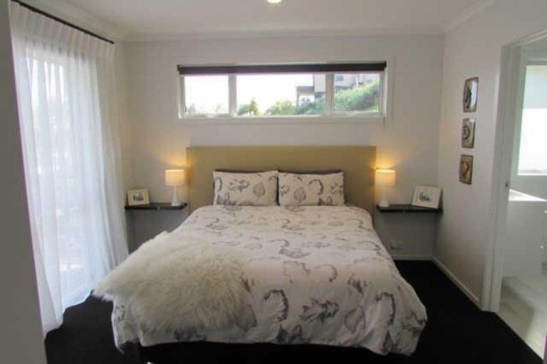 Photo of property in 2 Olivias Place, Stoke, Nelson, 7011