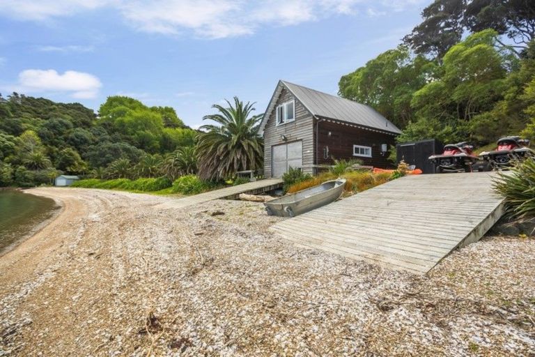 Photo of property in 118 Cowes Bay Road, Waiheke Island, 1971