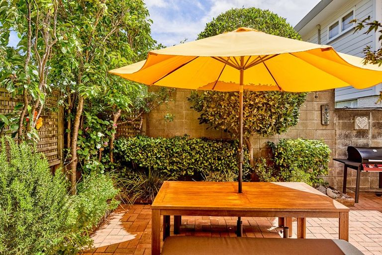 Photo of property in 5 Ngaio Street, Eastbourne, Lower Hutt, 5013