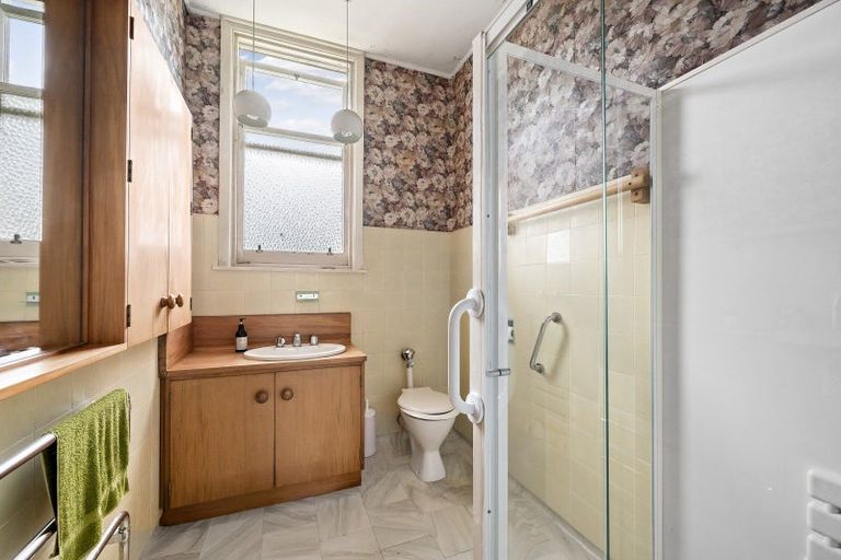 Photo of property in 49 The Crescent, Roseneath, Wellington, 6011