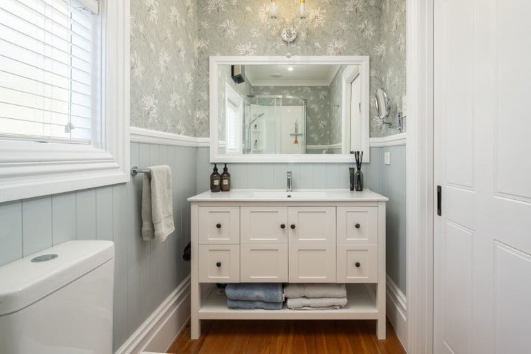 Photo of property in 5 Taranaki Street, Picton, 7220