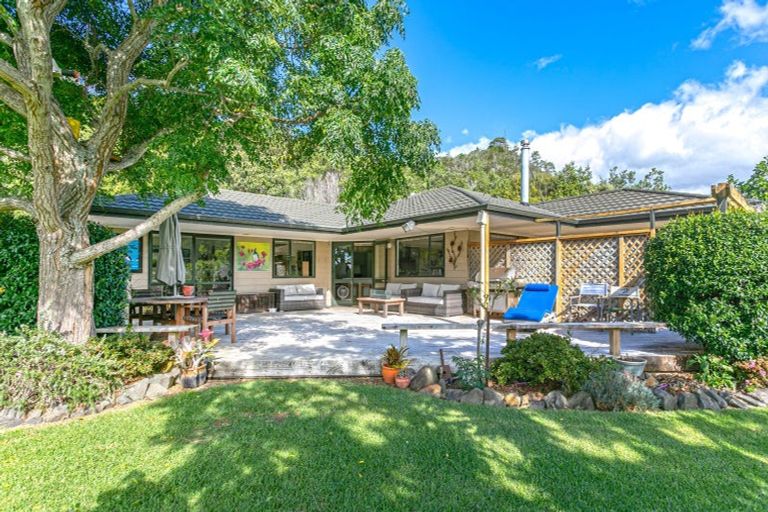 Photo of property in 6 Orchard Road, Hahei, Whitianga, 3591