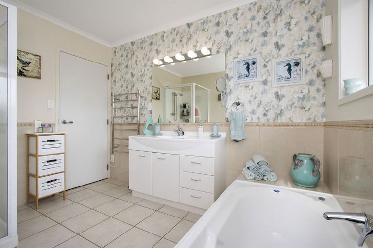 Photo of property in 17 Cresta Drive, Katikati, 3129