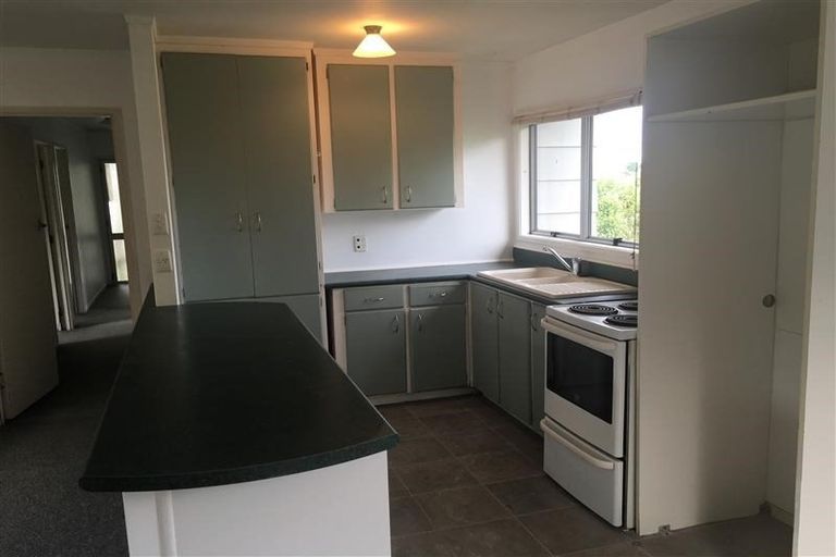 Photo of property in 44 Cedar Heights Avenue, Massey, Auckland, 0614