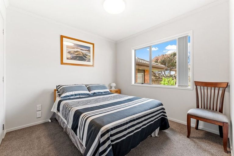 Photo of property in 32 Driftwood Drive, Red Beach, 0932