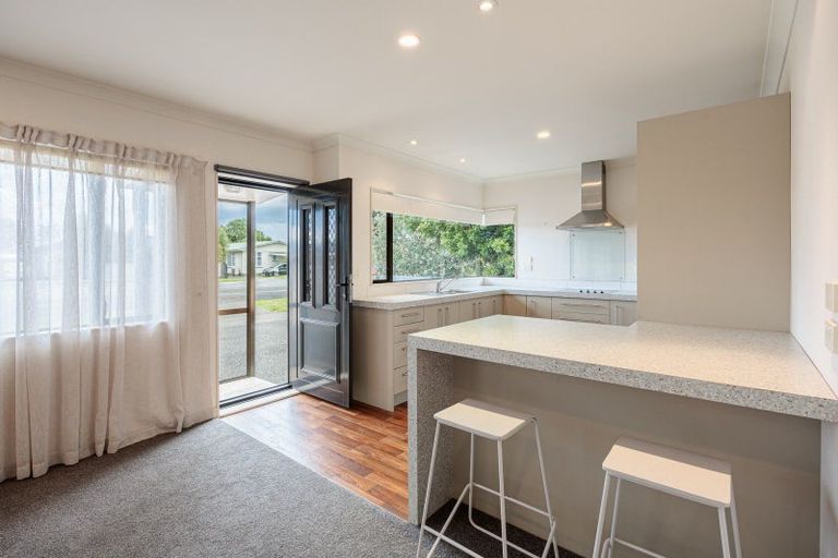 Photo of property in 142a Gloucester Street, Taradale, Napier, 4112