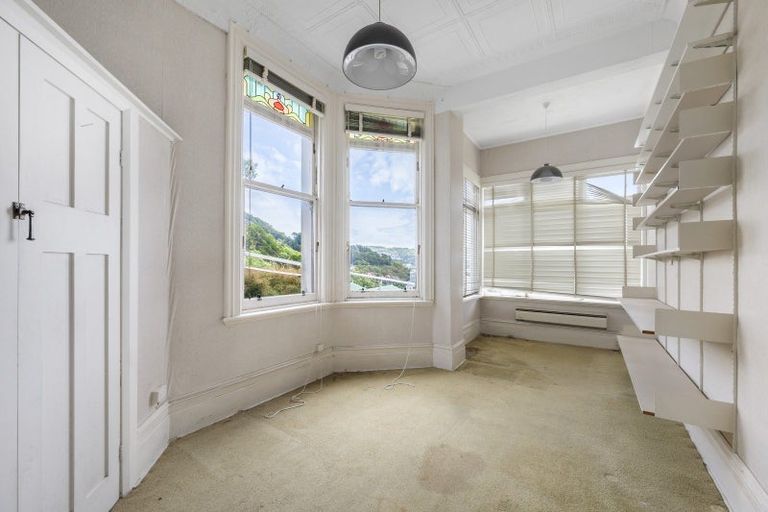 Photo of property in 49 The Crescent, Roseneath, Wellington, 6011