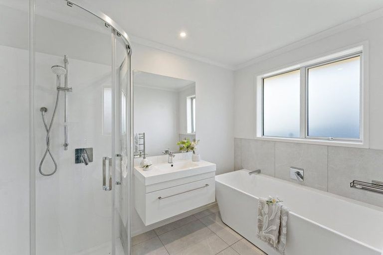 Photo of property in 8 Harriet Johnston Drive, Pokeno, 2402