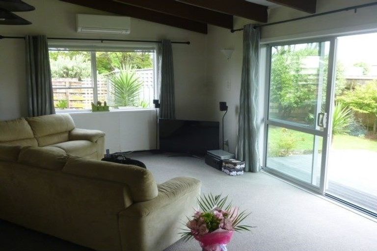 Photo of property in 2/8 Belmere Rise, Farm Cove, Auckland, 2012